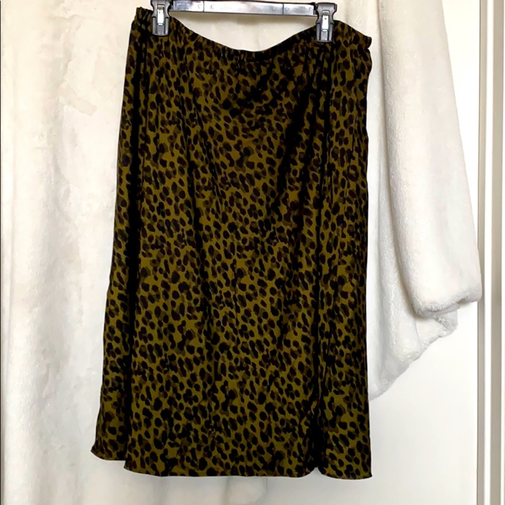 NWT Banana Republic Leopard print Midi Skirt